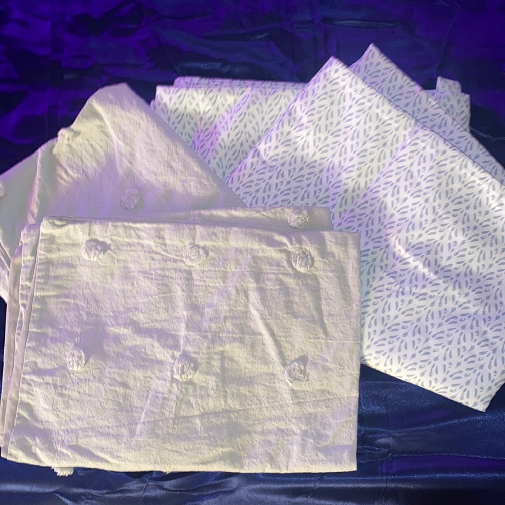 4 pillow cases.